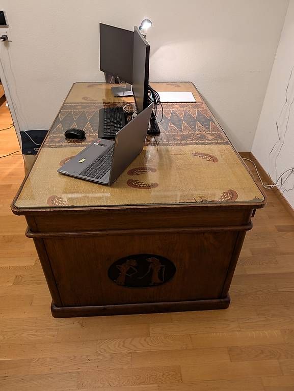 Scrivanie: Antiker Partner Desk um 1800  Teilbelegt & Java-Batiktuch – Usato da Grafstal venduto da MircoSpezzacatena 1