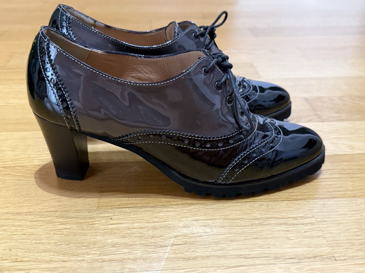 Chaussures femmes: Schuhe VITULLI & CO Lackleder Grösse 39 – D'occasion à Volketswil par Flamingo_66 3