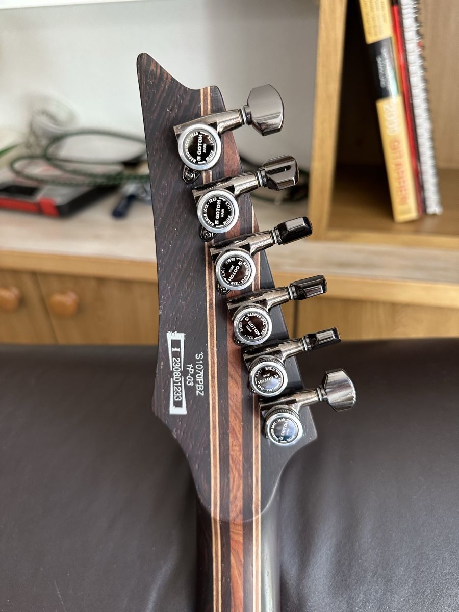 Ibanez Strumenti musicali: Ibanez premium S1070PBZ-CLB – Usato da Tschierv venduto da Screamingwolfguitars 2