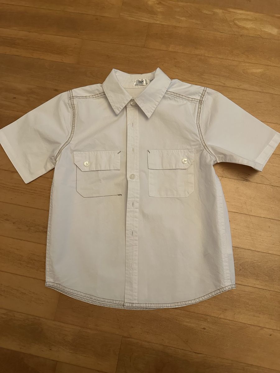 Hemden, T-Shirts & Polos: White shirt Gr. 116 – Gebraucht aus Büren an der Aare von bradlee512