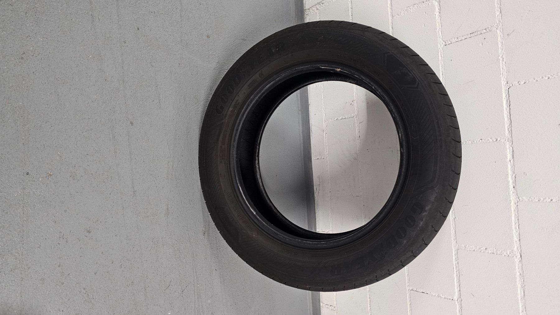 Goodyear Pneumatici & Ruote complete: 4 x Goodyear EfficientGrip 2 SUV 215/60 R17 96H – Nuovo (secondo la descrizione) da Küssnacht am Rigi venduto da delanyc