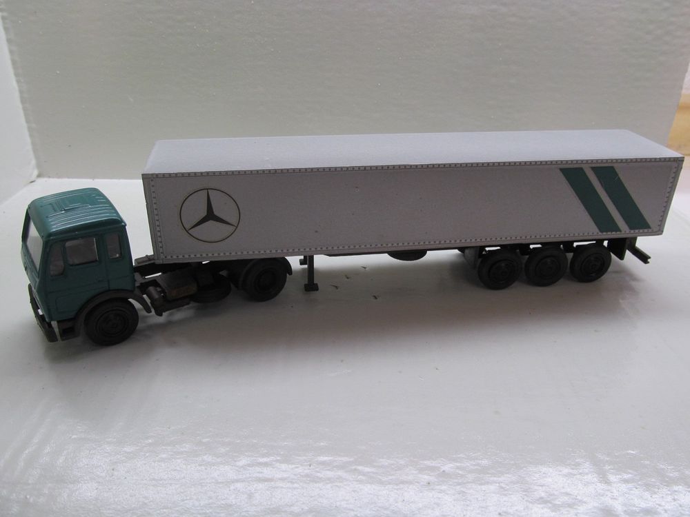 NZG Mercedes 1/43 - Semi-remorque Porte-conteneur Citerne HOVER - Modèle Collection Rouge Et Blanc