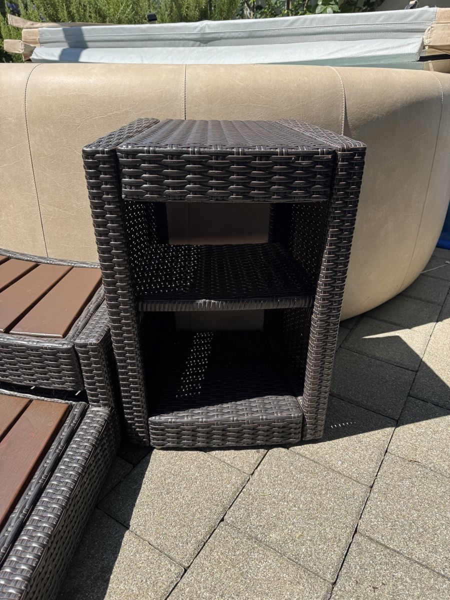 Softub Whirlpool: Pool Treppe zu Softube mit zwei Rattanmöbel – Usato da Ittigen venduto da Dedo07 3