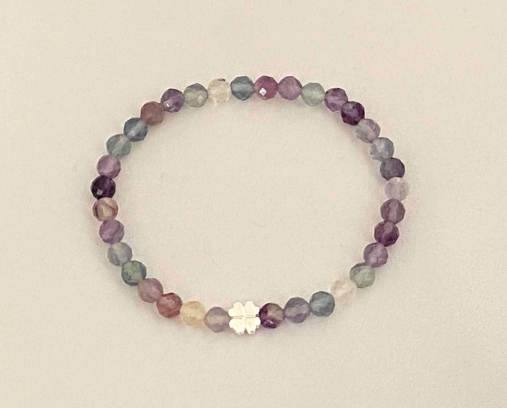Bracciali & Braccialetti: Edelstein Armband Fluorit facettiert mit Silber auf Mass – Nuovo e nell'imballaggio originale da Zuzwil SG venduto da Lemliskat 1
