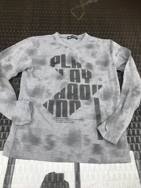 Maglioni & Felpe: Junge Sweatshirt 146/152 – Usato da Bergdietikon venduto da antovale
