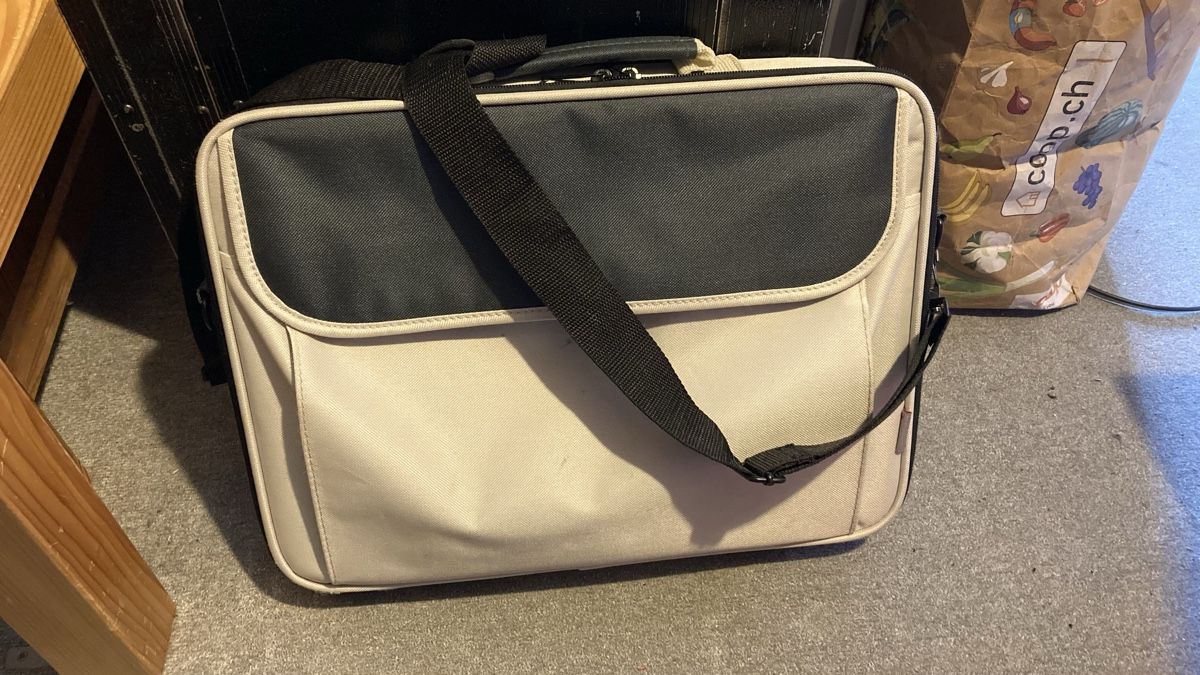 Notebook: Laptop Tasche 15-16 Zoll – Usato da Chevenez venduto da Electro-Rick