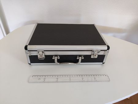 Koffer mit Schaumstoffeinlage aluminium schwarz 