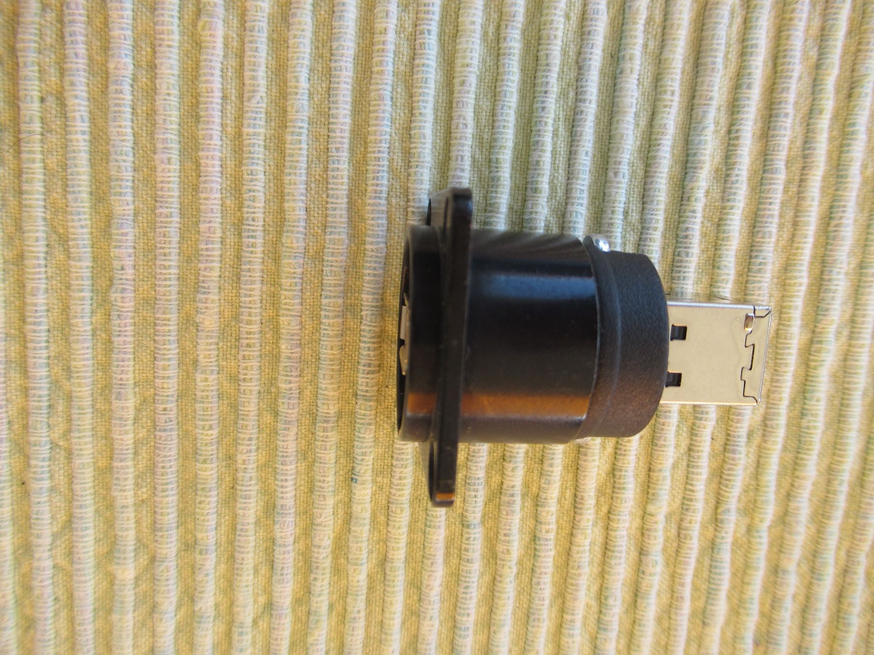 Neutrik Laufwerke & Adapter: Durchführungsadapter USB-A 2.0 auf USB-B 2.0, Neutrik – Gebraucht aus Obergösgen von cairn 2