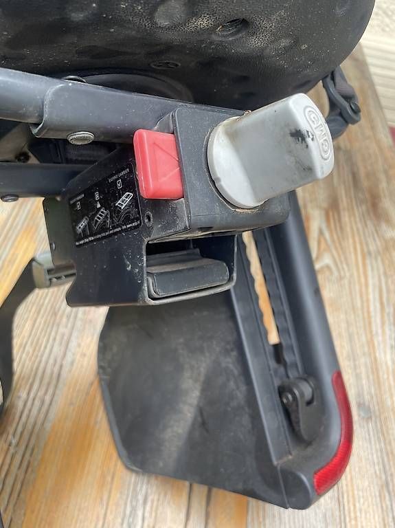 Pezzi di ricambio: Siège vélo pour enfant Thule Yepp Maxi Easyfit – Usato da Genève venduto da epiphanio 2