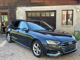 Audi A4 Avant break gris foncé occasion bon état