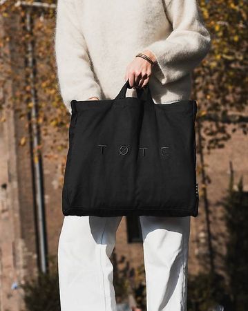 Schwarz Tote Bag | gestickt
