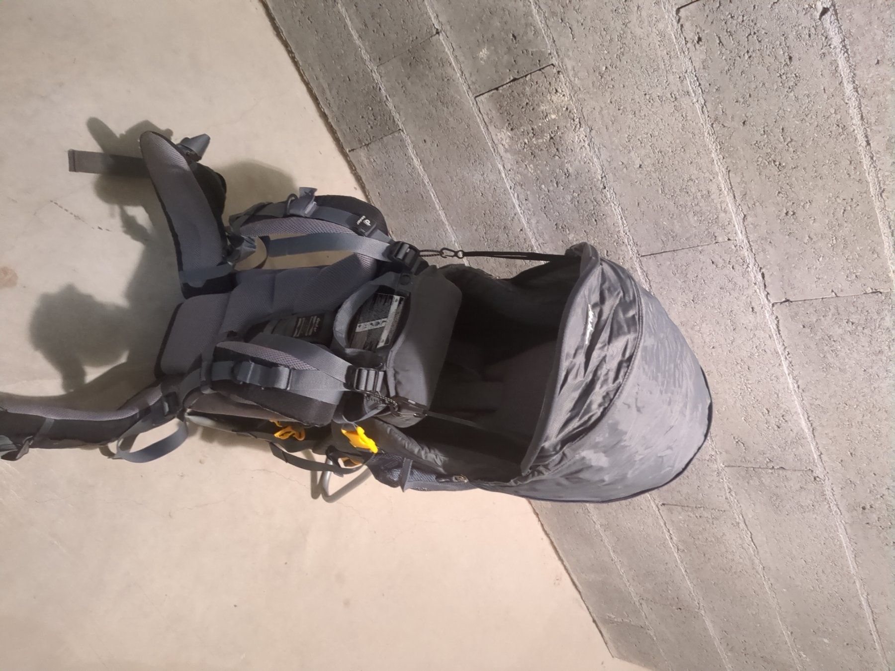 Deuter Bauch- & Rückentragen: Sac a dos porte enfants deuter – Gebraucht aus Marly von Marcbovigny 2