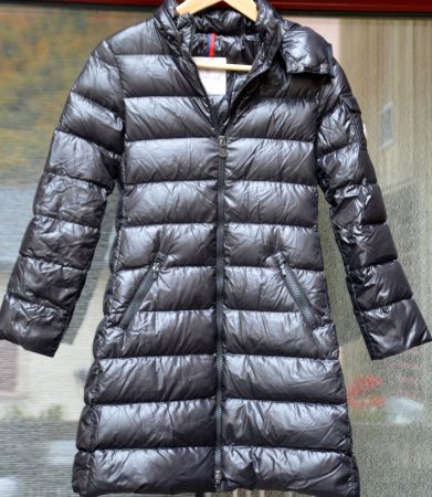 Moncler Lange Daunenjacke / veste en duvet  .10A / 140 cm