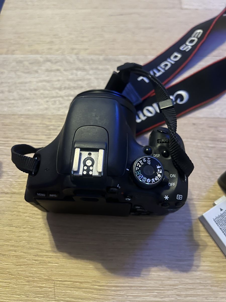 Canon Fotocamera: Canon EOS 600D Digital Kamera mit 50mm Objektiv – Usato da Wallisellen venduto da Angeliqueemmanuelle 1