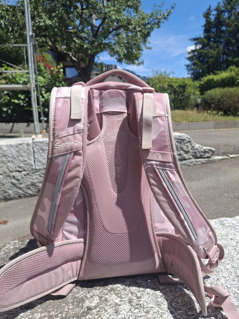 Kindertaschen: Schulrucksack  Satch Camouflage pink – Gebraucht aus Seewis-Schmitten von dan_5yjy 1