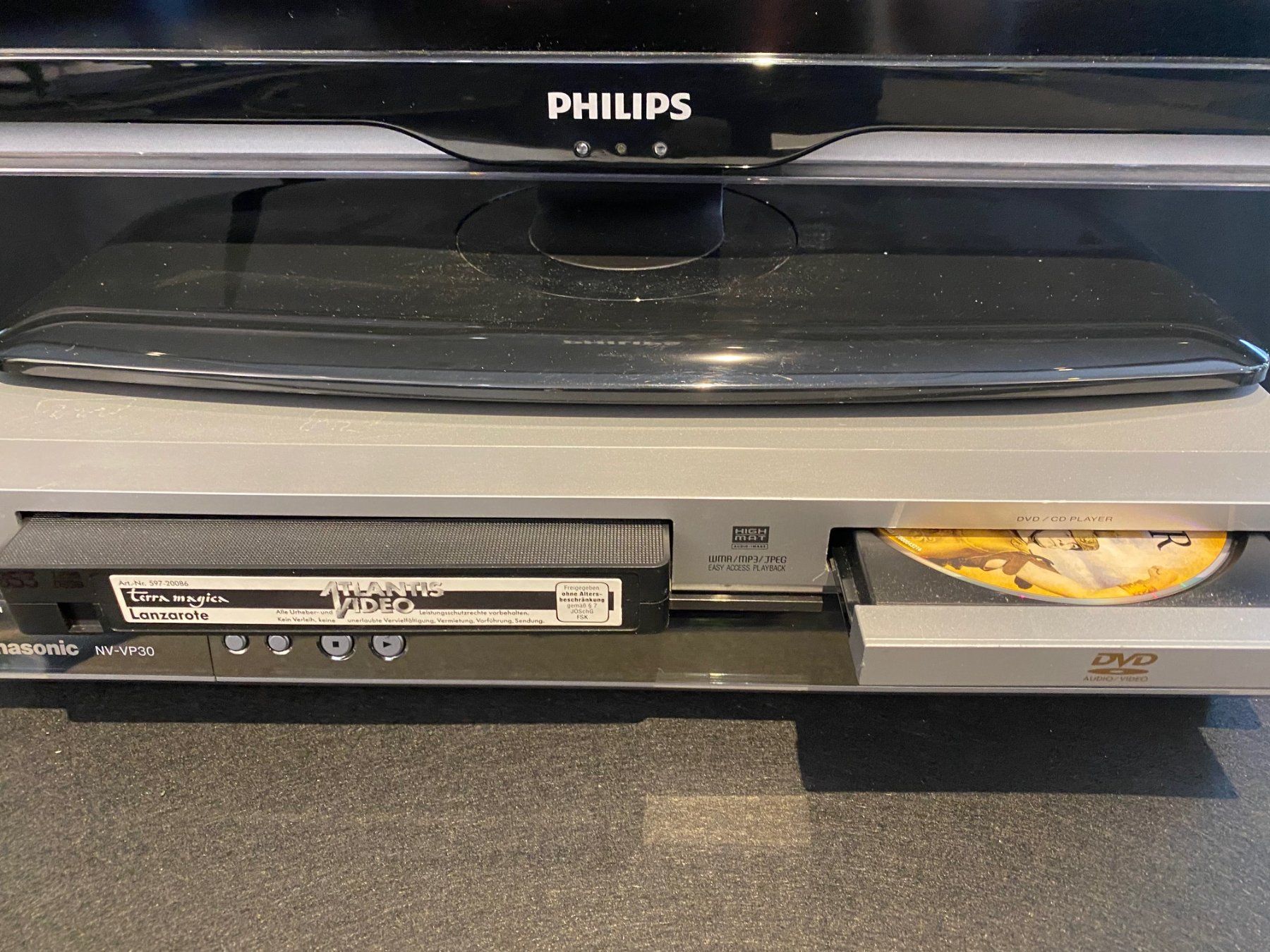 Panasonic Lecteur multimedia & Streamer: Philips TV mit DVD Video Kombi – Neuf (Voir description) à Würenlingen par Schneiderhifi 2