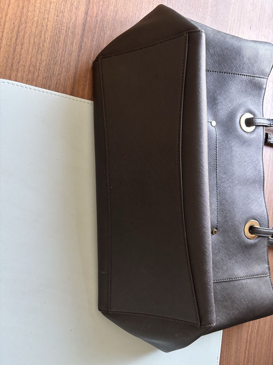Michael Kors Sacs femmes: Michael Kors black shoulder bag – D'occasion à Zürich par eva_ng5v 2