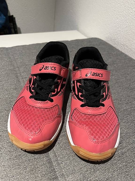 Asics Scarpe per ragazze: Asics 34.5 Hallenschuhe – Usato da Däniken SO venduto da powderdome