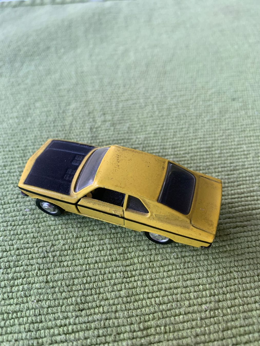 Schuco Modellini d'auto: Opel Manta SR, 1:66 – Usato da Neftenbach venduto da epb_6y5g