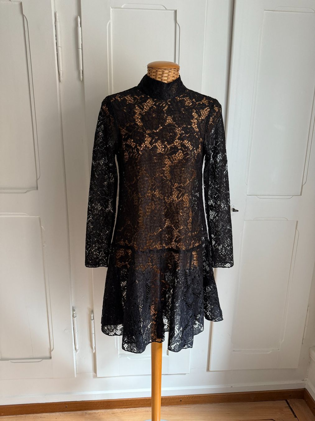 H&M Vestiti: Spitzenkleid schwarz elegant XS – Usato da Zürich venduto da Diazaio