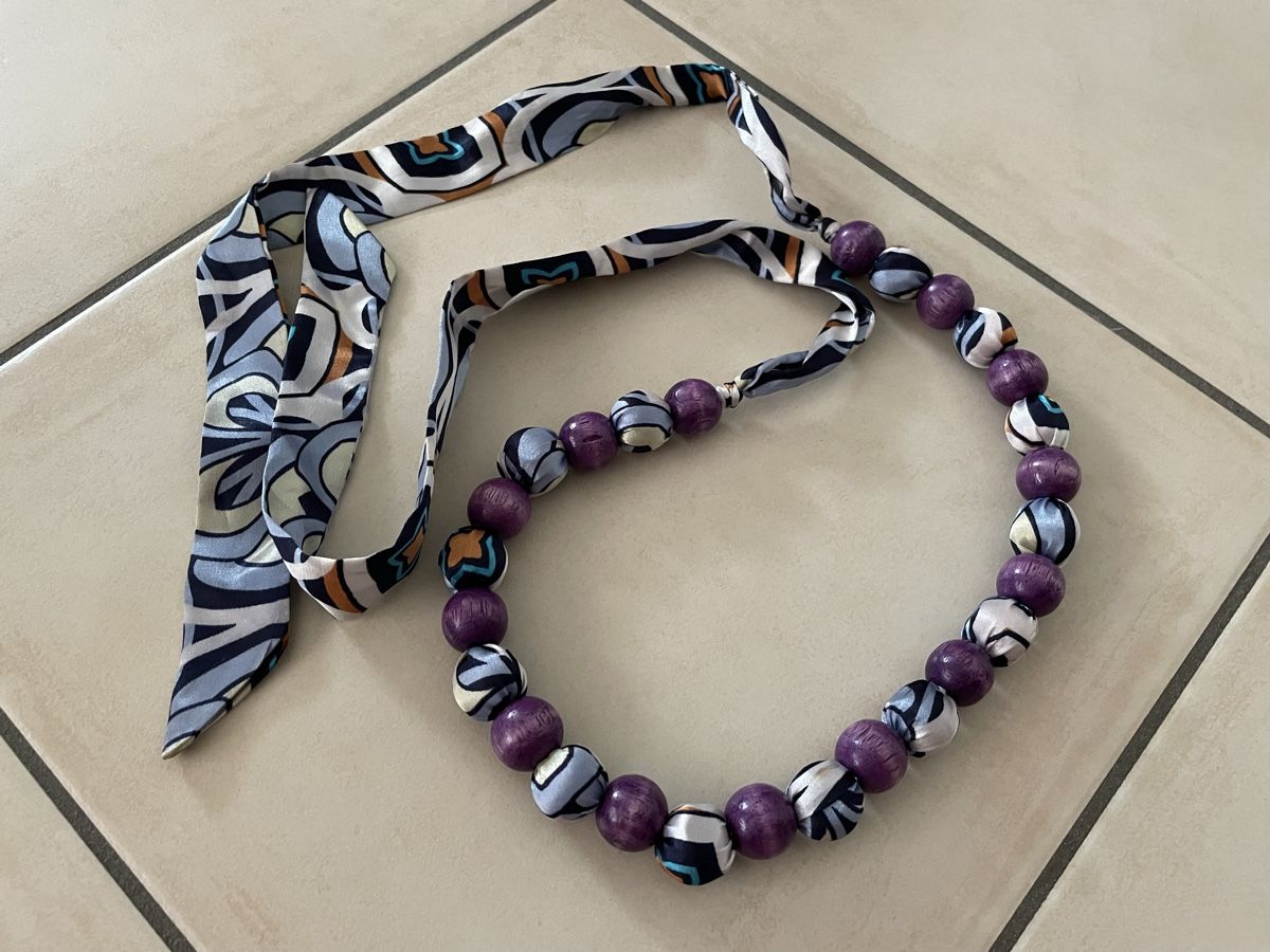 Colliers: Collana viola – Neuf (Voir description) à Gorduno par cha_9lgw 2