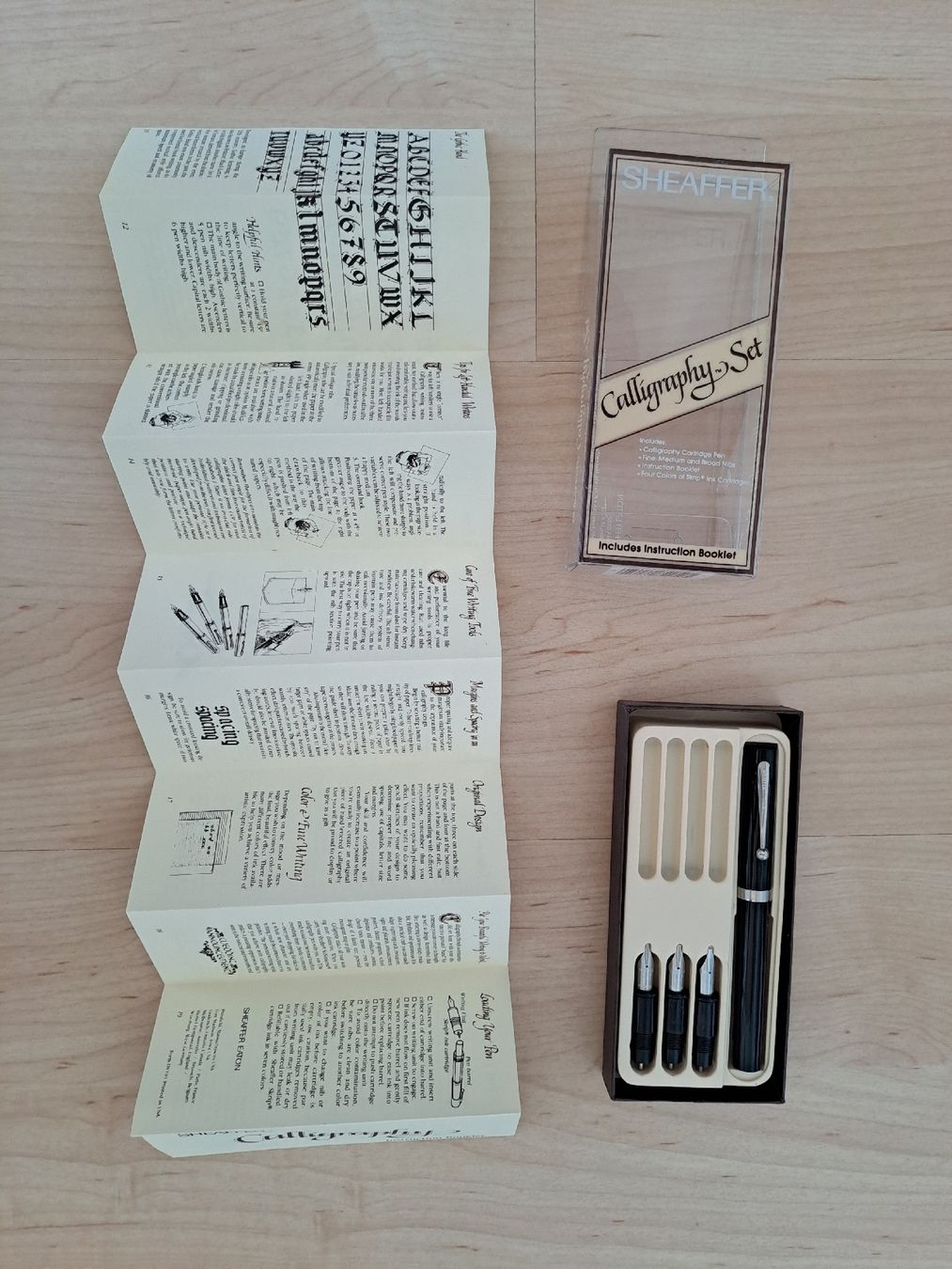 Il mondo degli animali: Set de calligraphie Sheaffer avec plumes et notice – Nuovo (secondo la descrizione) da Denens venduto da Chanchantevend 5