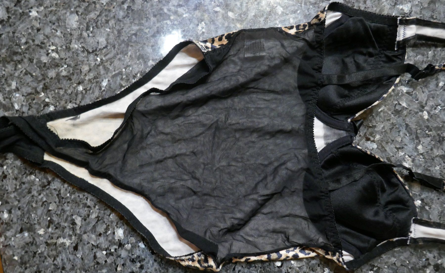 Altra biancheria intima: Sexy Body im Tigerlook – Usato da Balgach venduto da Domenica0 2
