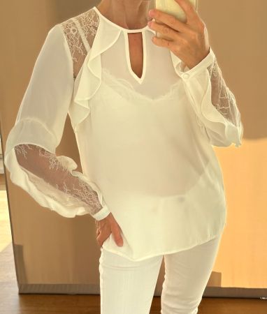 Bluse weiss mit Vollants und schöner Spitze Gr 34