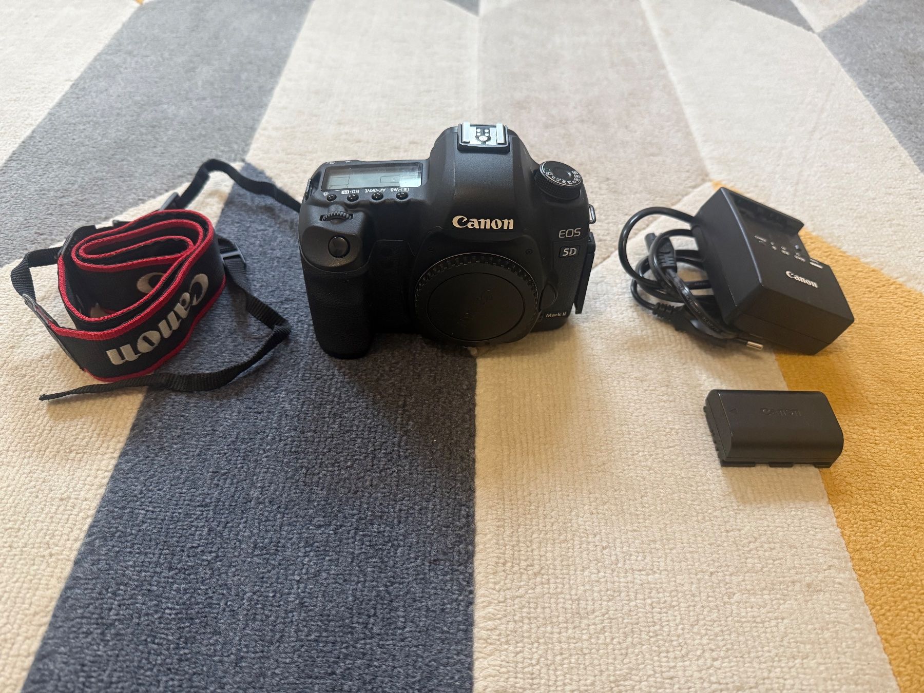 Canon Fotocamera: Canon EOS 5D Mark II Top Zustand – Usato da Basel venduto da gemstone0023 2