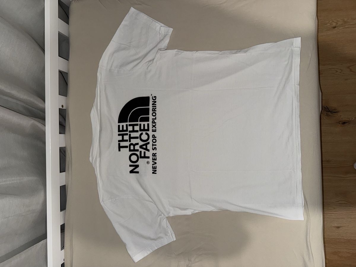 North Face T-shirt: T-shirt The North Face blanc – Nuovo (secondo la descrizione) da Villaz-St-Pierre venduto da dav_w66n 2