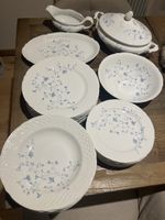 ✨ ArzbergElegantes Geschirr-Set mit blauen Tischsets