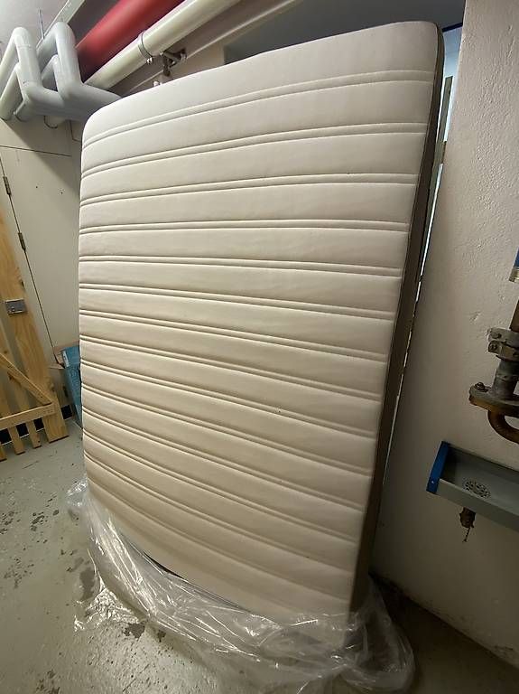 Materassi: Matratze / Mattress / Materasso  HAMARVIK 140x200 cm – Nuovo e nell'imballaggio originale da Zürich venduto da sof_72fq