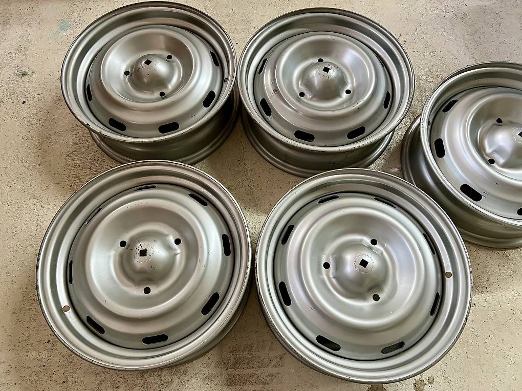 Peugeot Felgen: Peugeot 304 5 St. Stahlfelgen – Gebraucht aus Gontenschwil von lot_qxr9 1