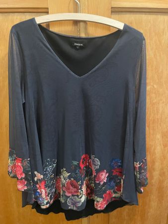 Desigual Bluse schwarz mit Blumenmuster Gr. L (ungetragen)