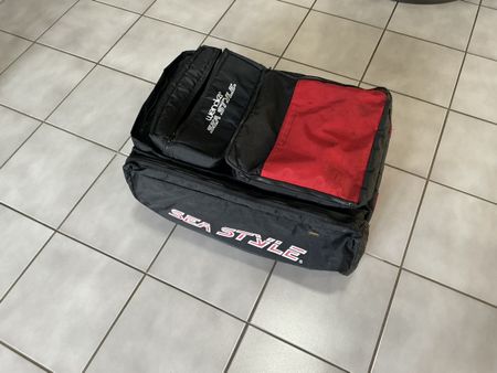 Sac de plongée SEA STYLE noir/rouge état d'occasion