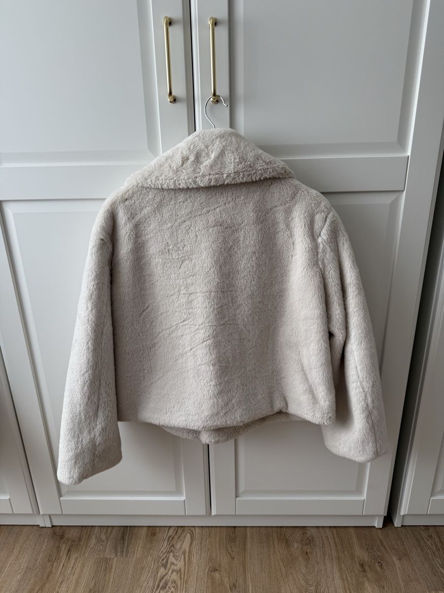 Stradivarius Giacche: Kunstfell Jacke von Stradivarius, Grösse S – Nuovo (secondo la descrizione) da Giswil venduto da Ody2 2