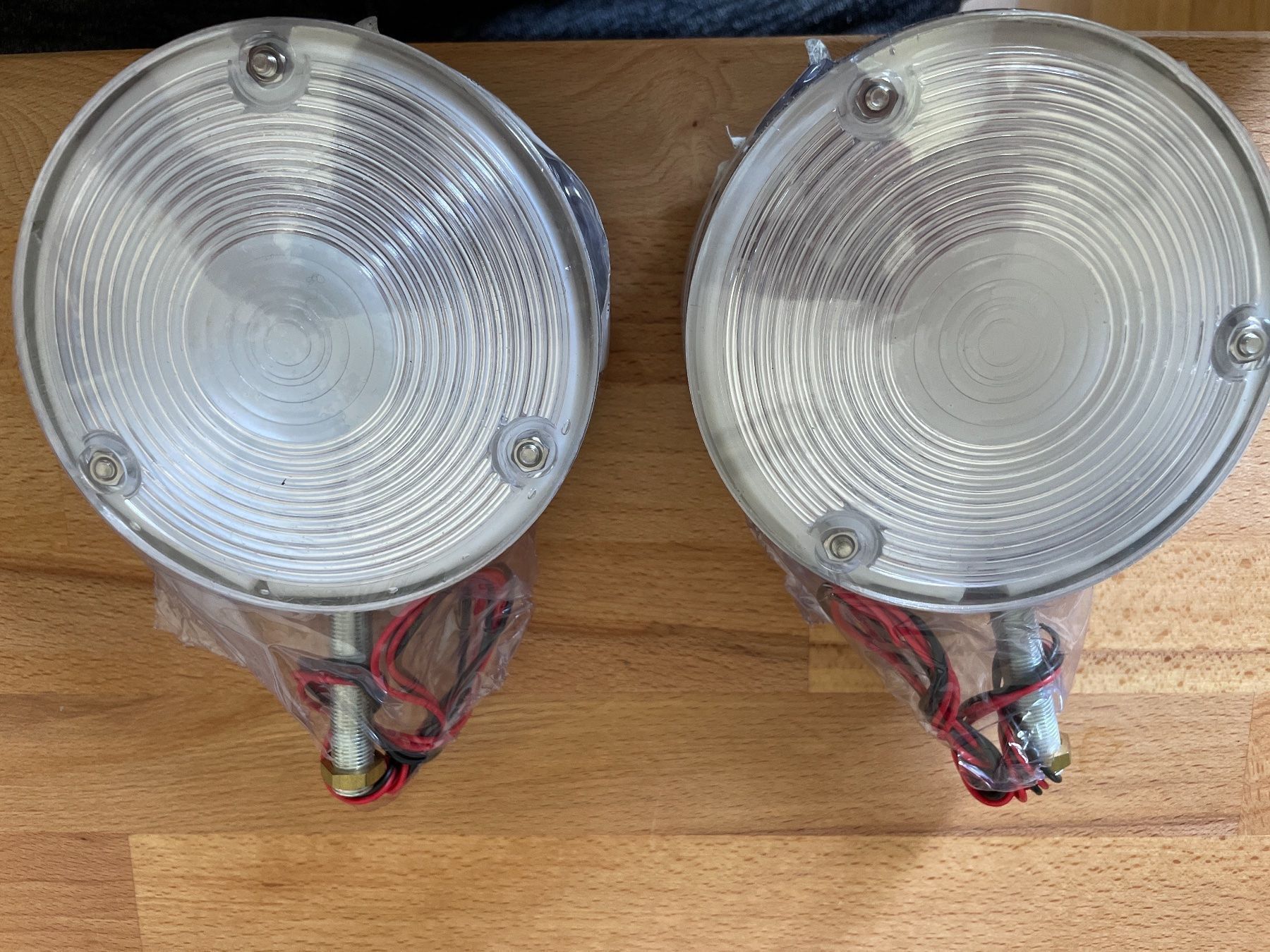Alle Ersatzteile: Spiegellampe LKW – Neu und originalverpackt aus Langenthal von sam_8trf