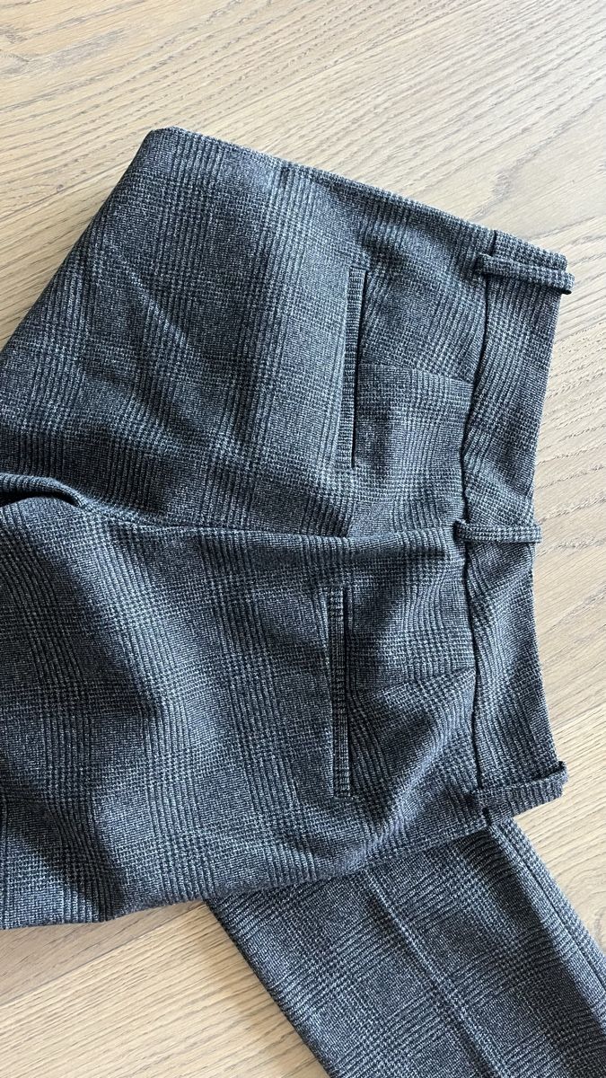 Zara Pantaloni: Zara Checkered Trousers Grey Size 34 – Usato da Tannay venduto da EllaSF 2