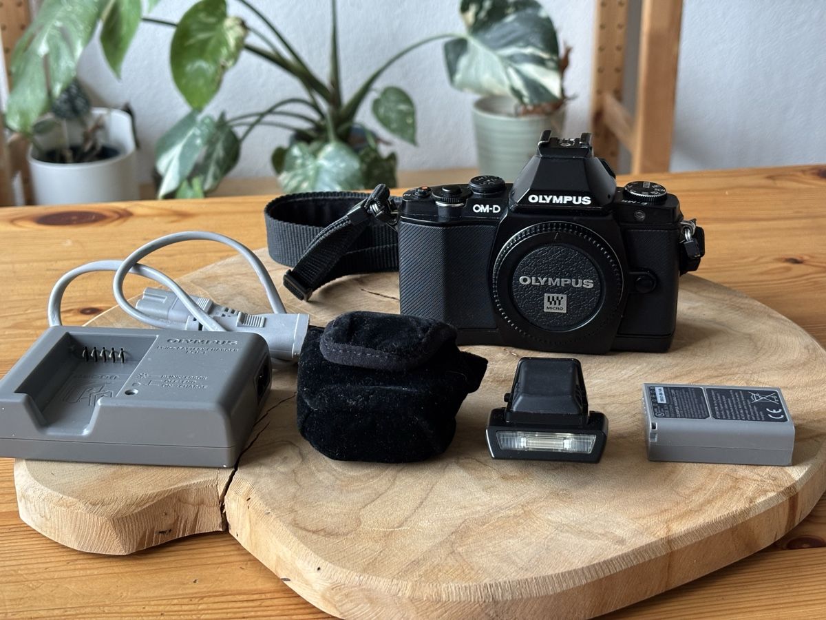 Olympus Kamera: Olympus OM-D E-M5 Body MFT – Defekt aus Igis von sze_c5px