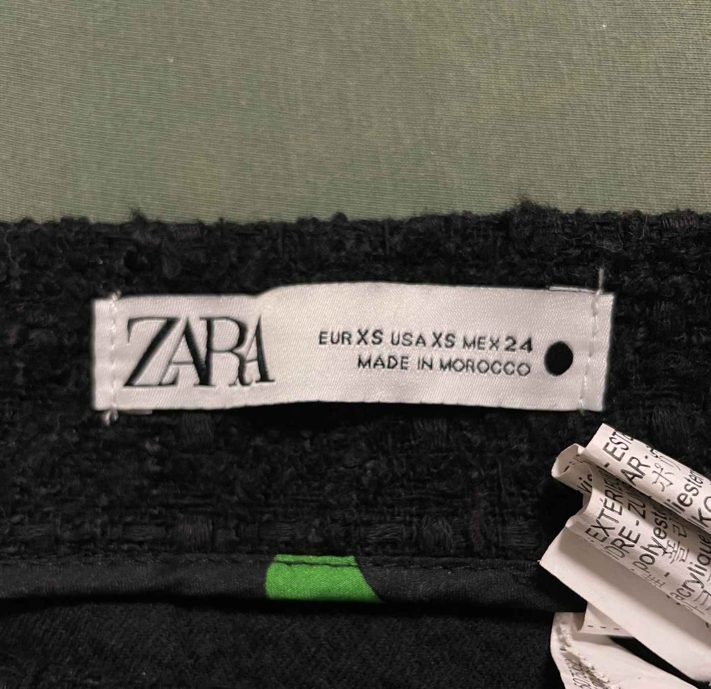 Zara Gonne: schwarzer Tweed Rock – Usato da Uster venduto da emm_px8k 2
