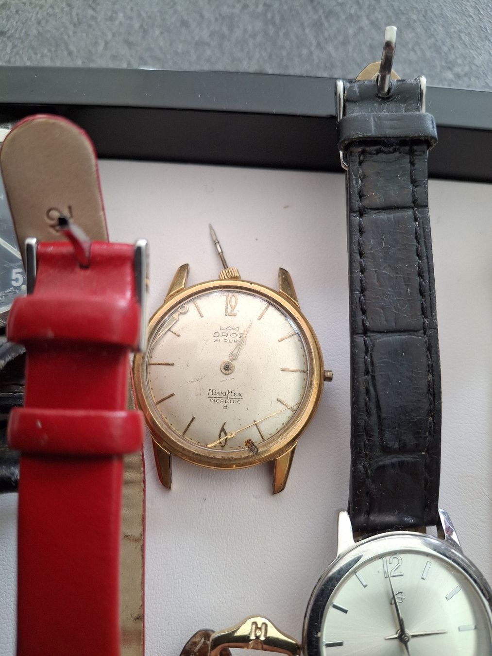 Orologi: Uhrenlot 25,Stk Ab 1.- Chf. – Difettoso da Reiden venduto da Flomy-72 9