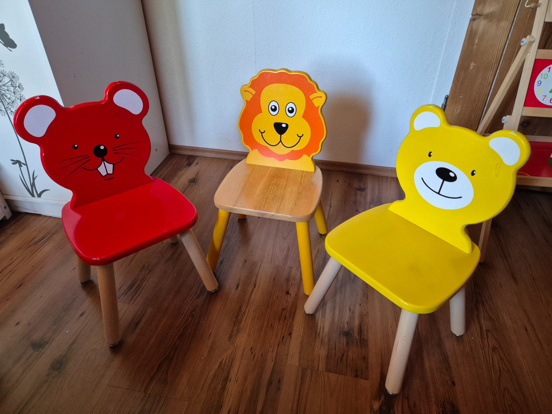 Set de table et chaises: Kindertisch inkl. Stühle – D'occasion à Walzenhausen par Bmichaela 1