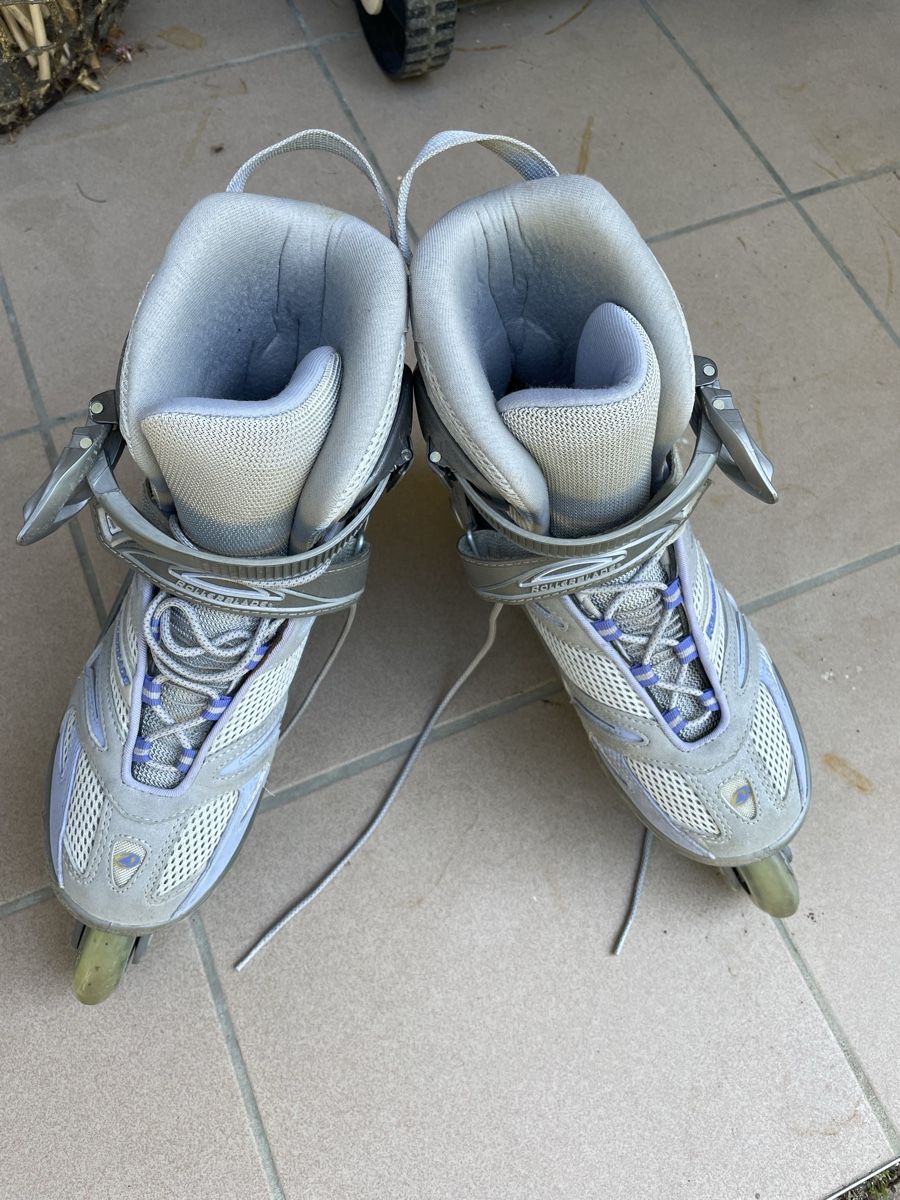 Pattini in linea & Pattini a rotelle: Inline-Skates / Rollerblade Gr. 39 Damen  – Usato da Niederscherli venduto da goal10
