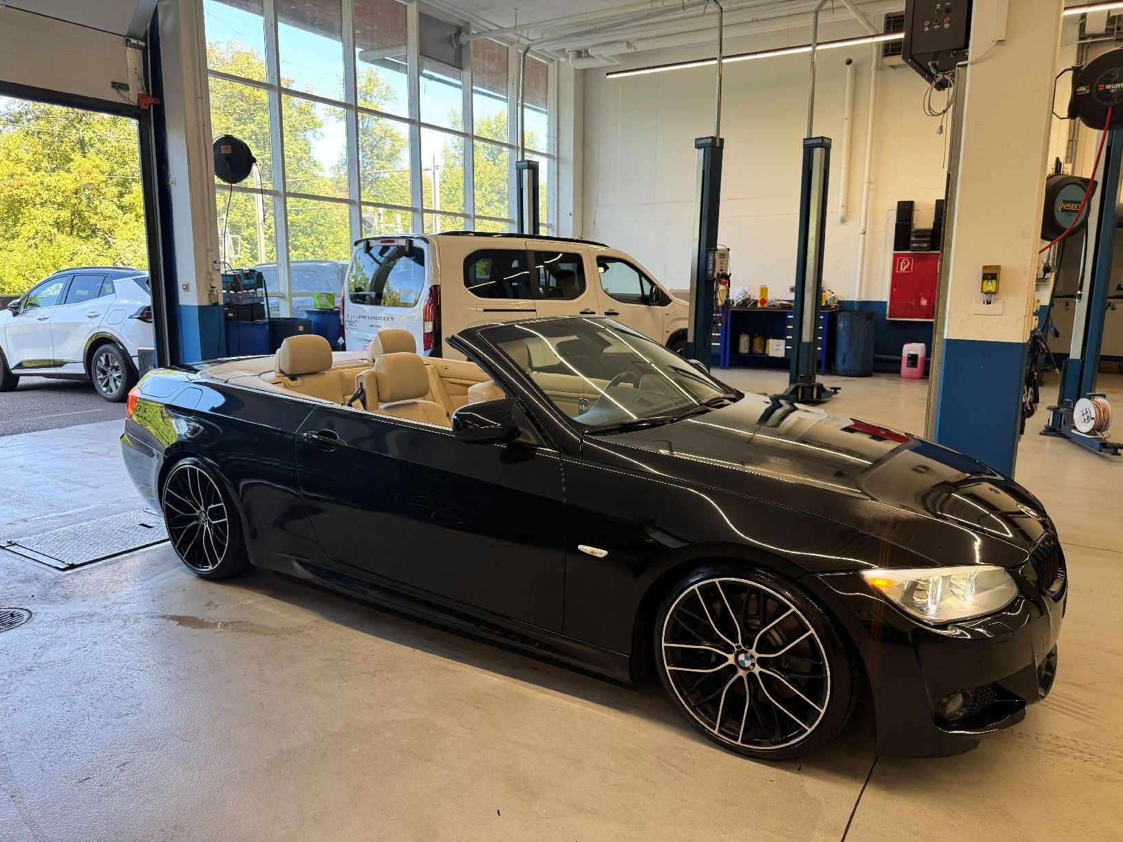 BMW Autos: BMW 335i E93 MFK: 04.09.2026 – Gebraucht aus Spreitenbach von iem_5rf2 2