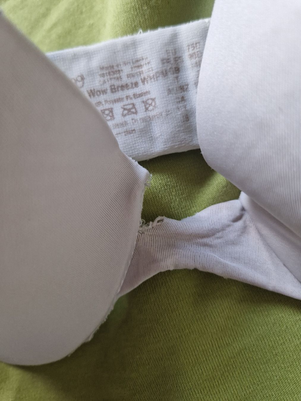 Sloggi Altra biancheria intima: Weisser Sloggi Wow Breeze BH -Grösse 75D – Usato da Niedergösgen venduto da _.vanii._ 4