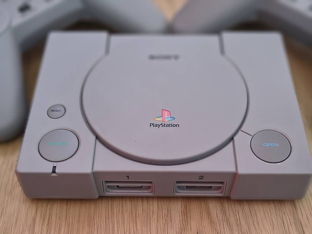 Consoles: Sony Playstation Classi – D'occasion à Steffisburg par Freedom_warrior 1