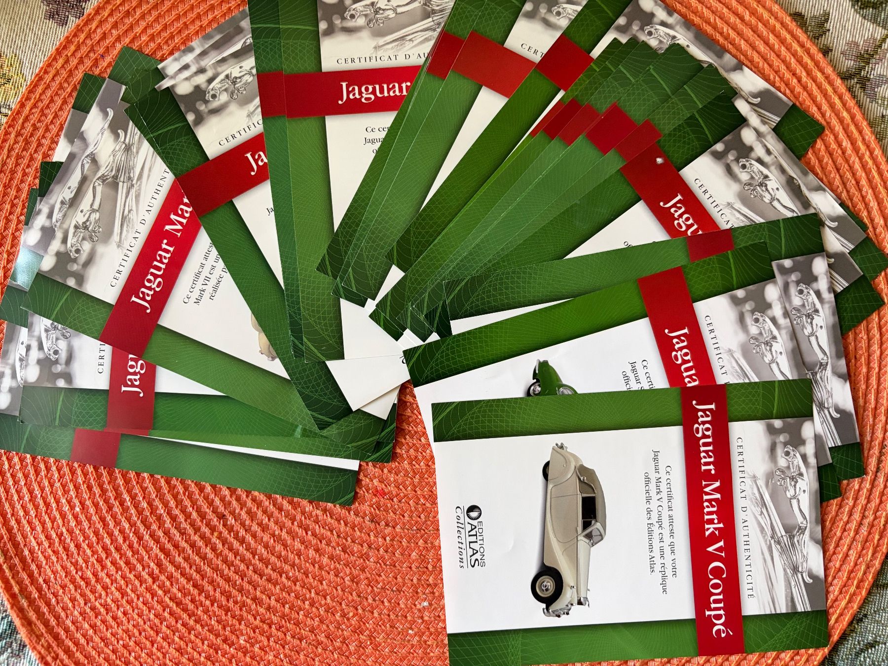 Jaguar Modellautos: JAGUAR - Collection ATLAS 27 X Différents Modèles 1/43 – Neu und originalverpackt aus LE LIGNON von Katanaion 4