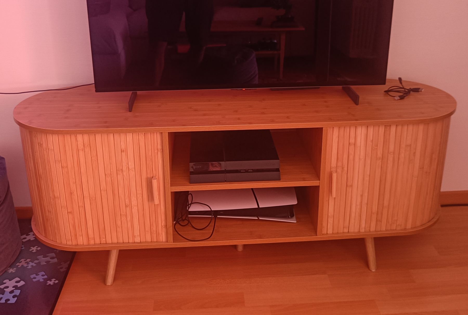 TV Möbel: Fernsehmöbel von home24 – Gebraucht aus Winterthur von el_tuccino