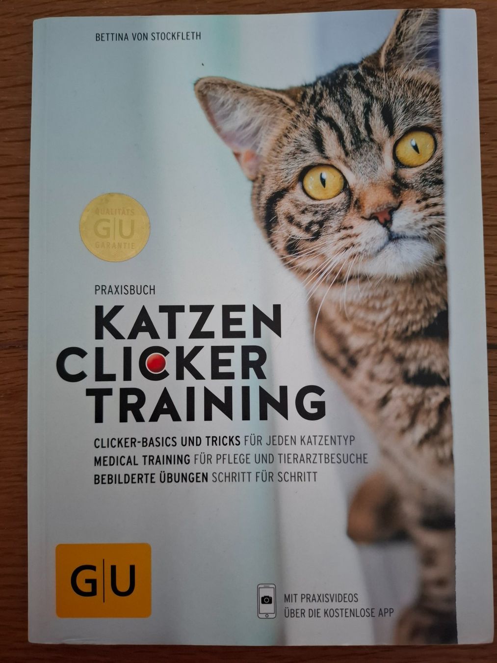 Libri: Katzen Clicker Training - Basics & Tricks - Praxisbuch – Usato da Eiken venduto da Lashar
