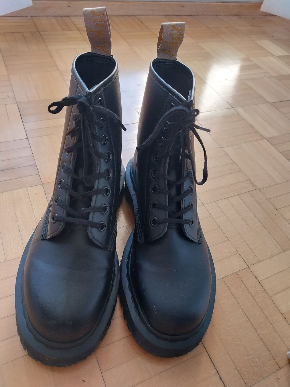 Dr. Martens Damenschuhe: Dr. Martens, Gr.39, Airwair – Gebraucht aus Luzern von bia_9xwy 1